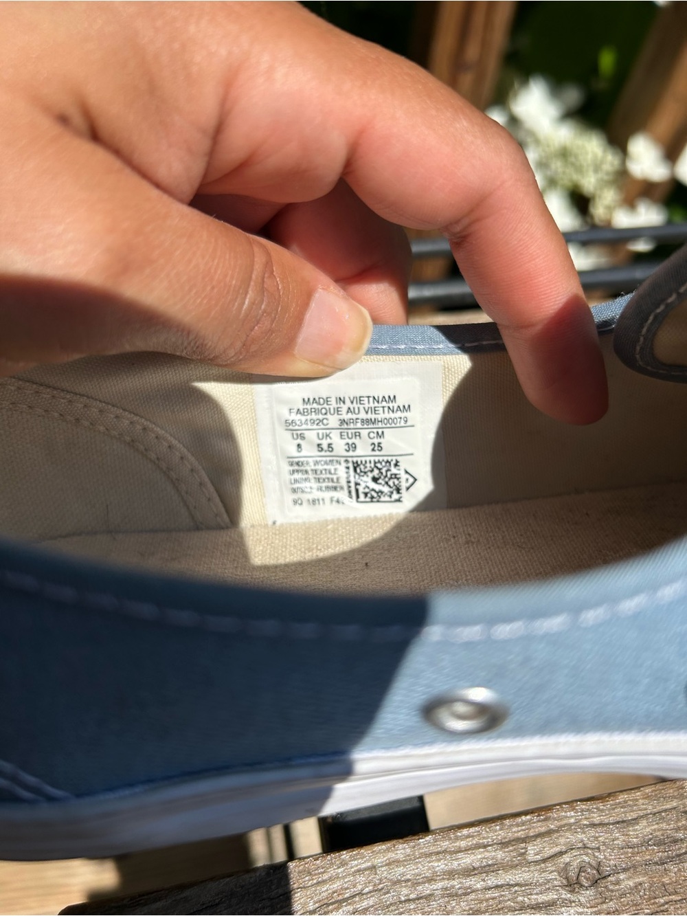 Converse Women's Chuck Taylor All Star Ox Low Blue/ White Retro - Picture 3 of 3